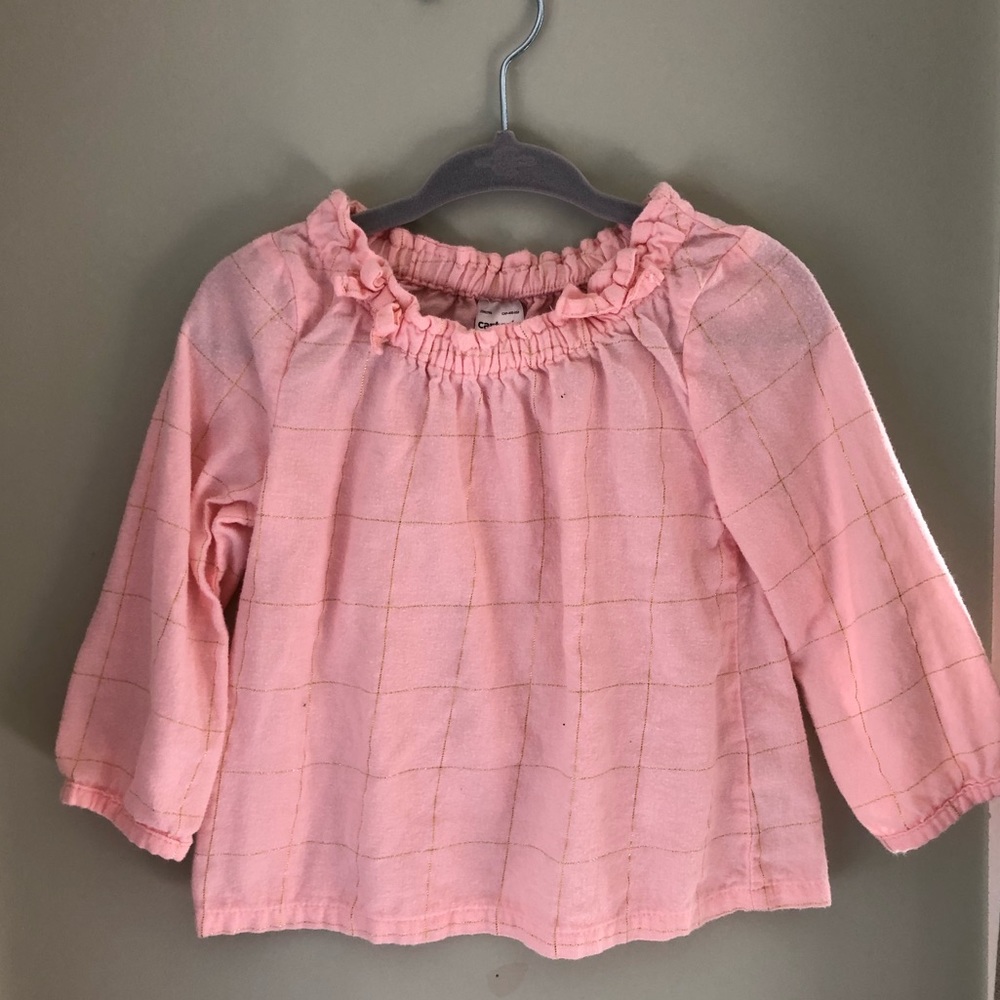 Carter’s pink top